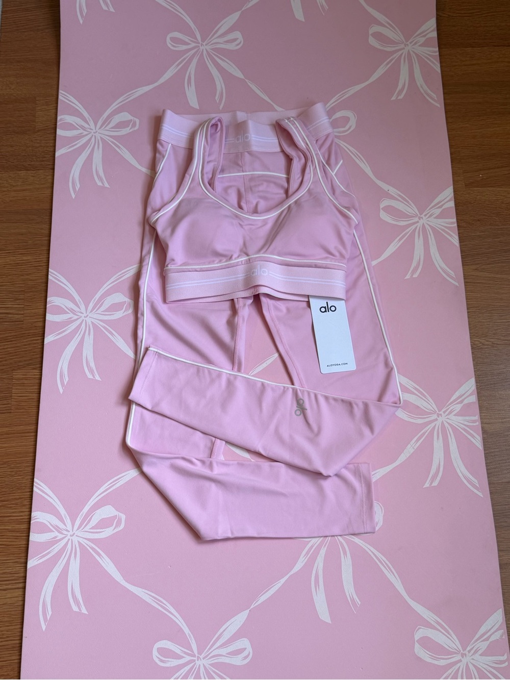 ALO Yoga Pink Seamless Support Sports Bra & Leggings Set